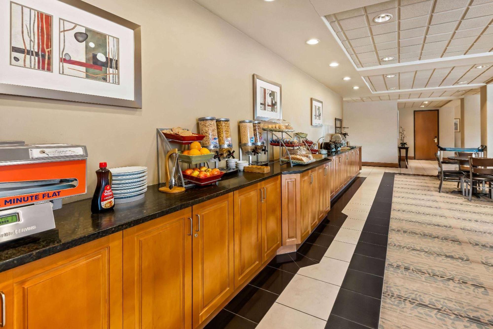 Hotel Wingate By Wyndham Calgary South Zewnętrze zdjęcie