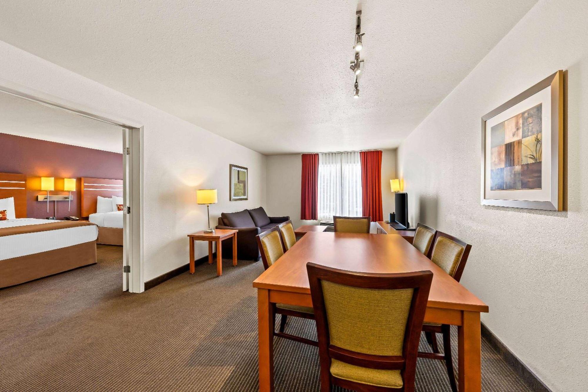 Hotel Wingate By Wyndham Calgary South Zewnętrze zdjęcie